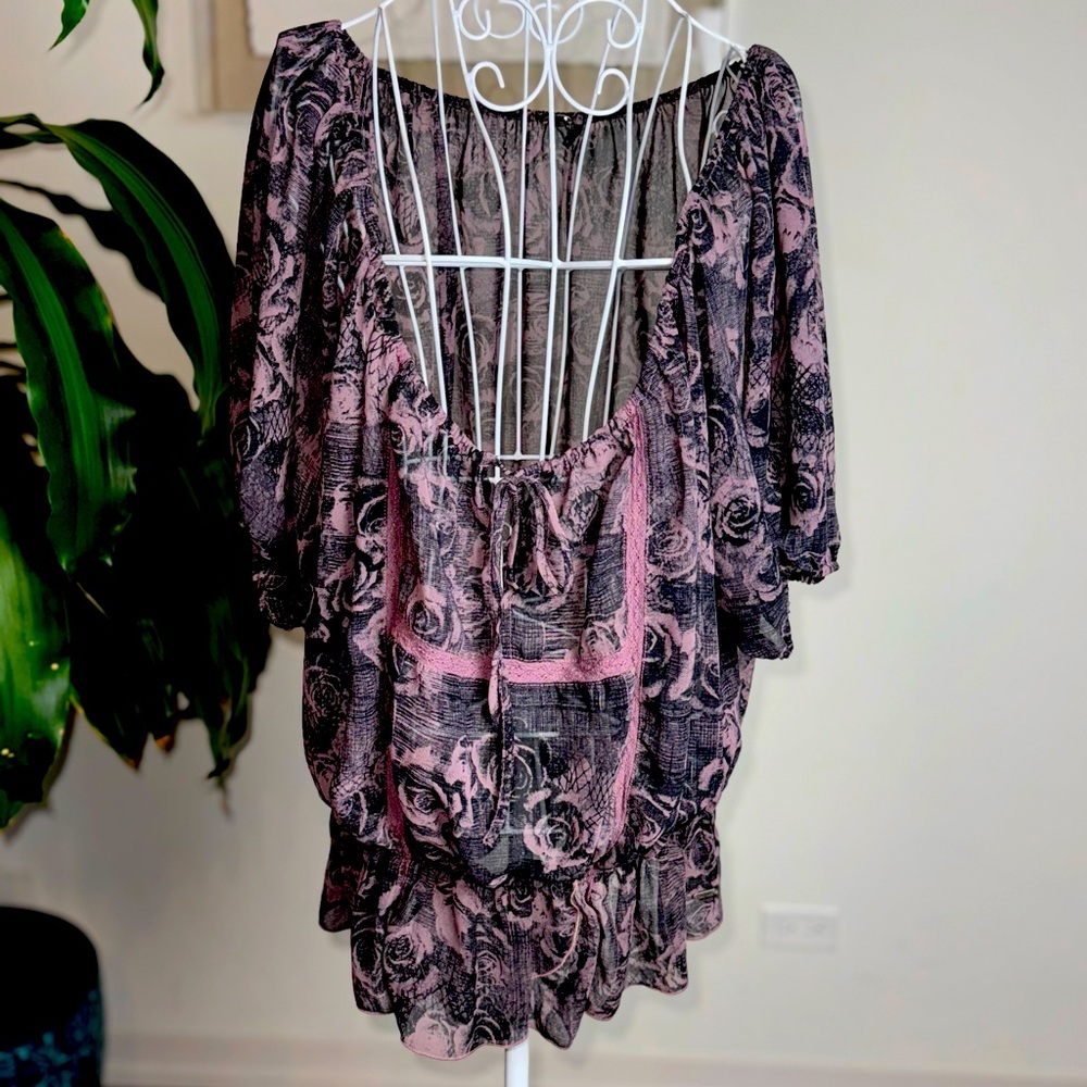 Guess Women Blouse size Medium Purple/Black Roses Design